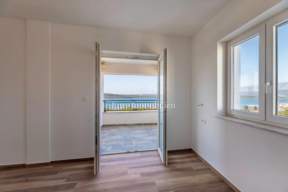 Isola di Krk - spaziosa casa con vista panoramica