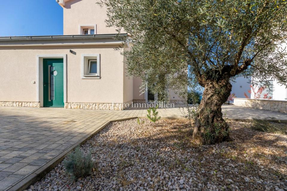 Isola di Krk - spaziosa casa con vista panoramica