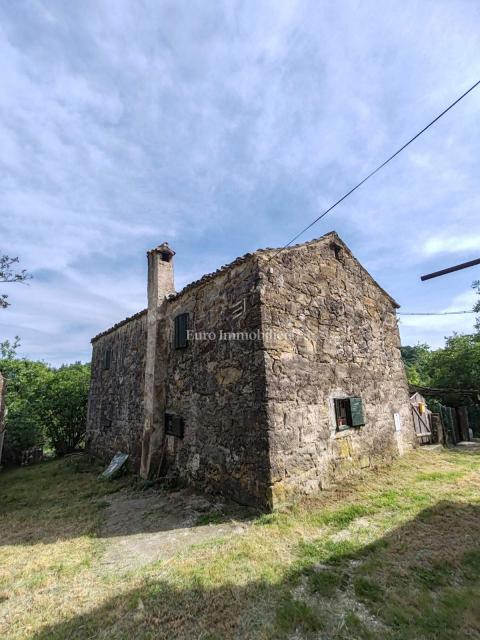 Cerovlje - villaggio istriano con edifici in pietra