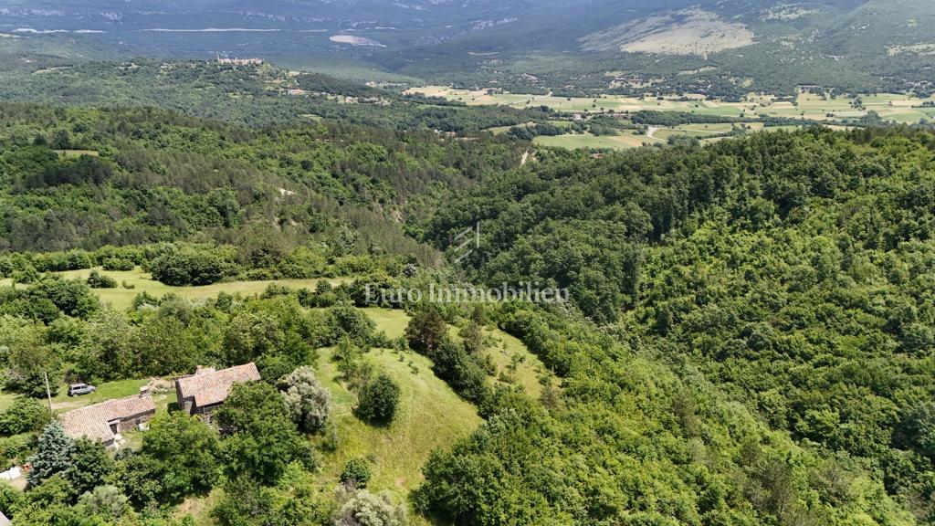 Cerovlje - villaggio istriano con edifici in pietra