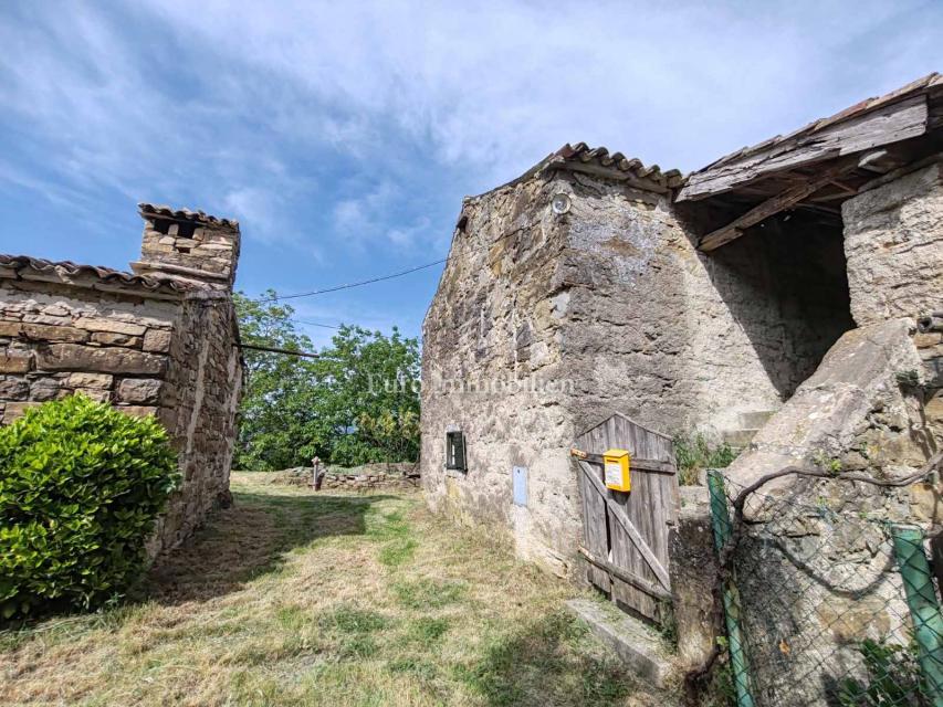 Cerovlje - villaggio istriano con edifici in pietra
