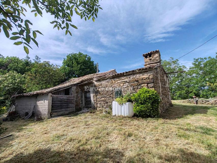 Cerovlje - villaggio istriano con edifici in pietra