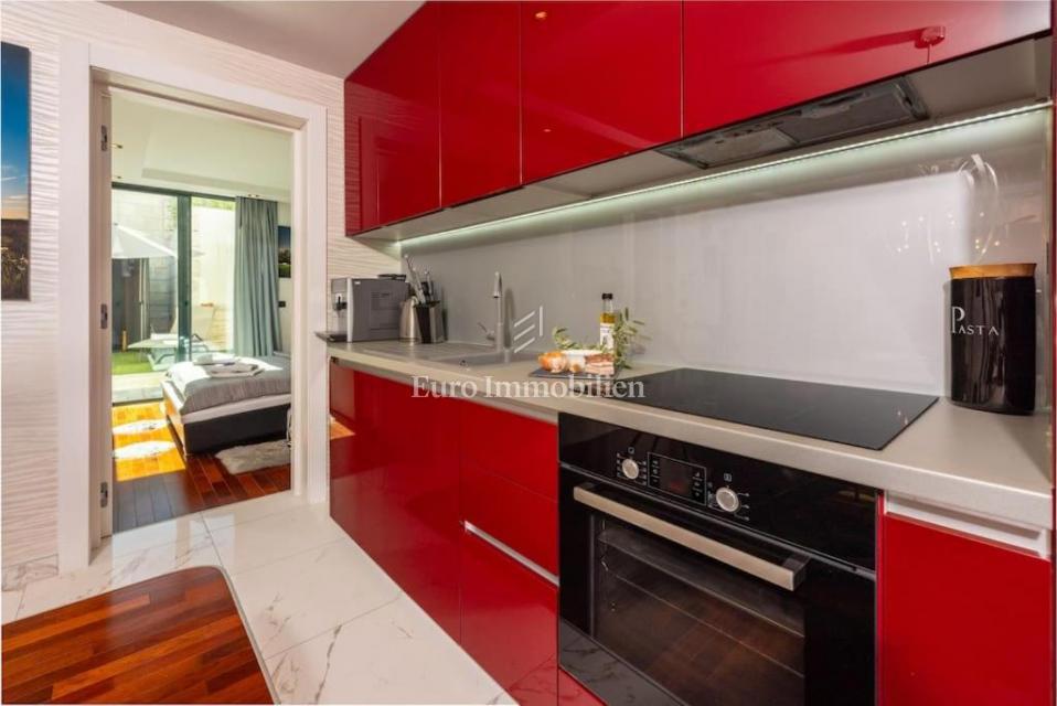 Malinska – Appartamento con giardino, a 250 m dal mare