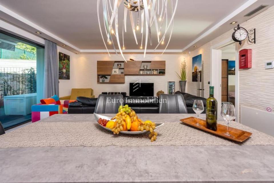 Malinska – Appartamento con giardino, a 250 m dal mare