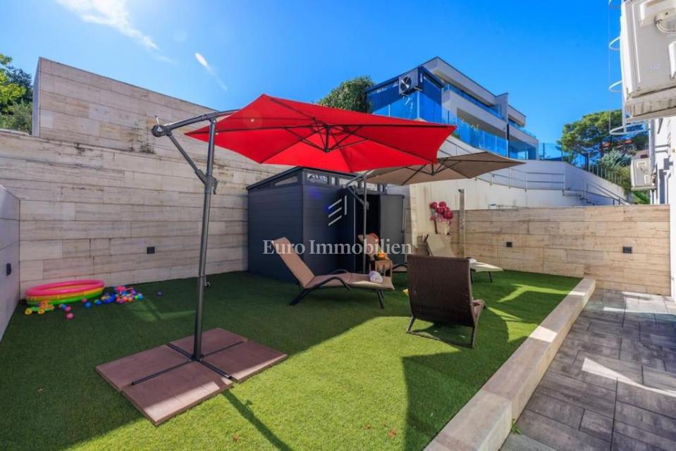 Malinska – Appartamento con giardino, a 250 m dal mare