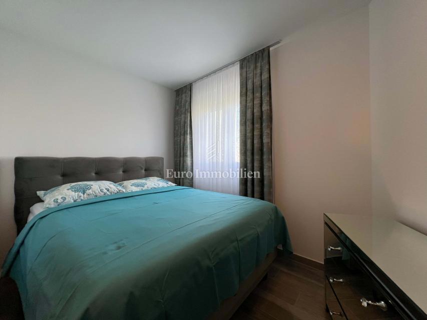 Makarska - appartamento di lusso con garage