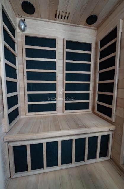 Novalja - appartamento con 2 terrazze, cortile con jacuzzi