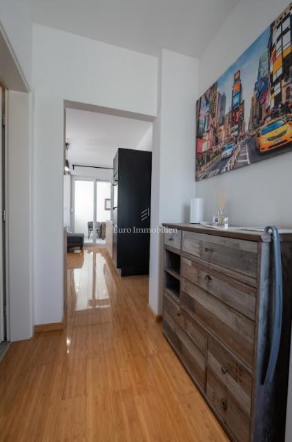 Novalja - appartamento con 2 terrazze, cortile con jacuzzi