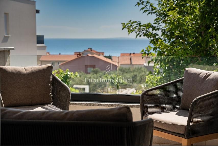 Novalja - appartamento con 2 terrazze, cortile con jacuzzi