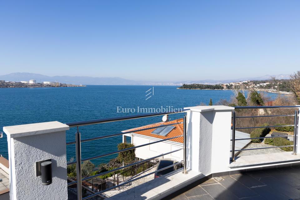 Villa prima fila sul mare con vista panoramica