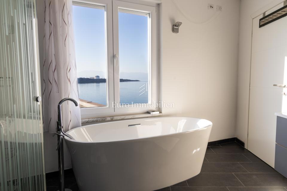 Villa prima fila sul mare con vista panoramica