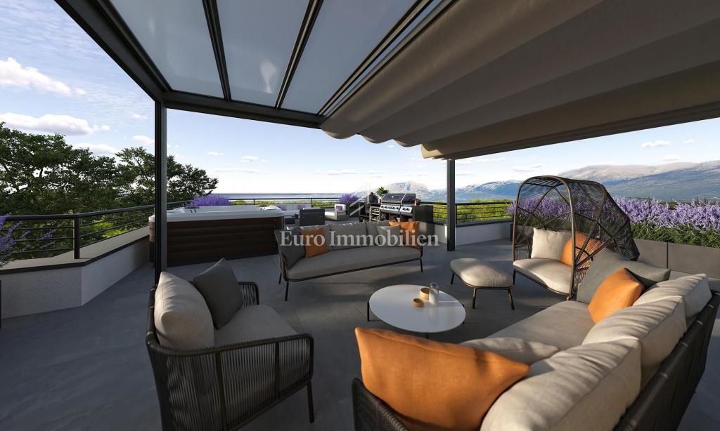 Appartamento con piscina, giardino e terrazza sul tetto