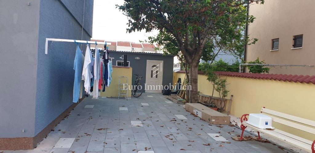 Nin - condominio, prima fila al mare