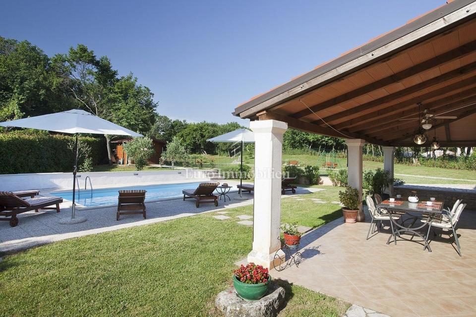 Barban - casa con piscina vicino al mare