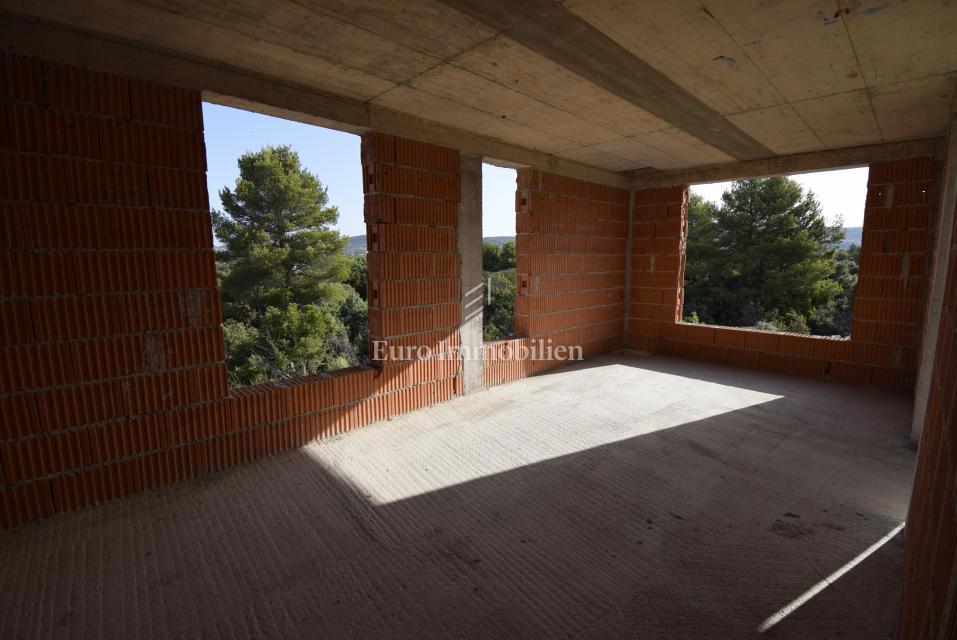 Brodarica-appartamento al primo piano vicino alla spiaggia