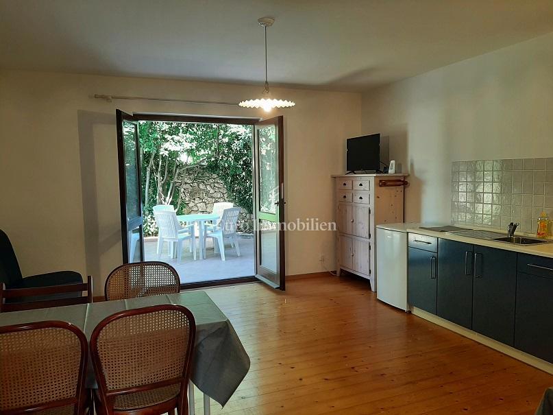 Novalja - 2 case con un grande giardino nel centro di Novalja