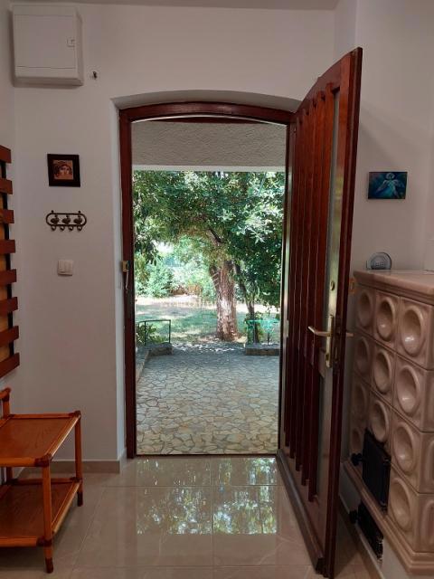 Novalja - 2 case con un grande giardino nel centro di Novalja