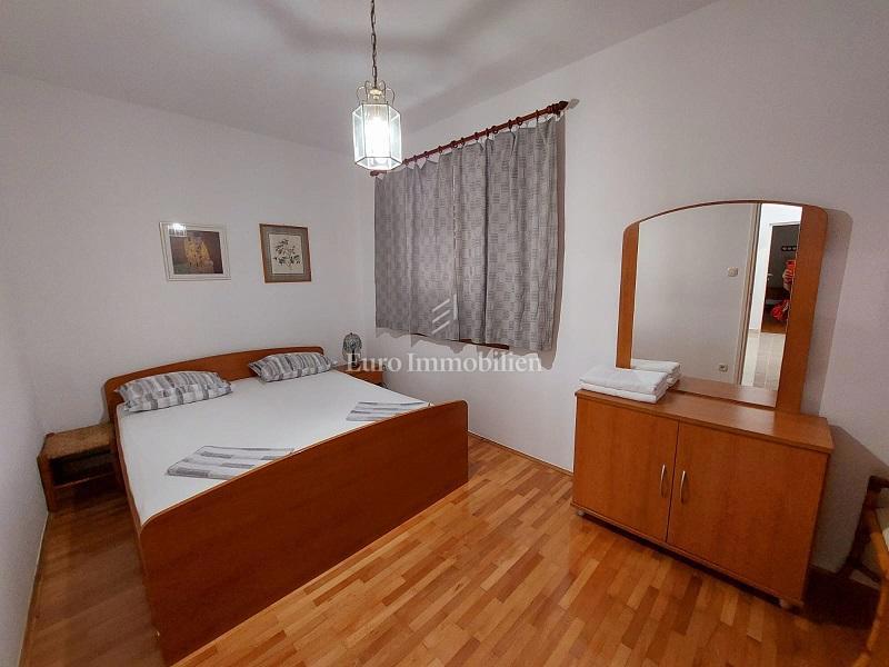 Novalja - 2 case con un grande giardino nel centro di Novalja