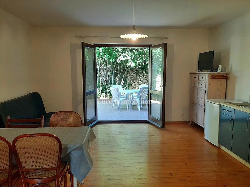 Novalja - 2 case con un grande giardino nel centro di Novalja