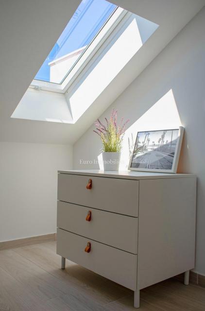 Pag, Povljana, Appartamento in prima fila sul mare