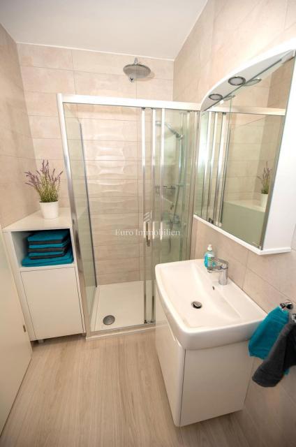 Pag, Povljana, Appartamento in prima fila sul mare