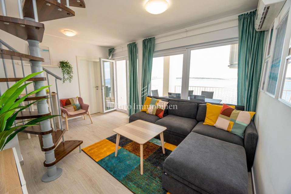 Pag, Povljana, Appartamento in prima fila sul mare