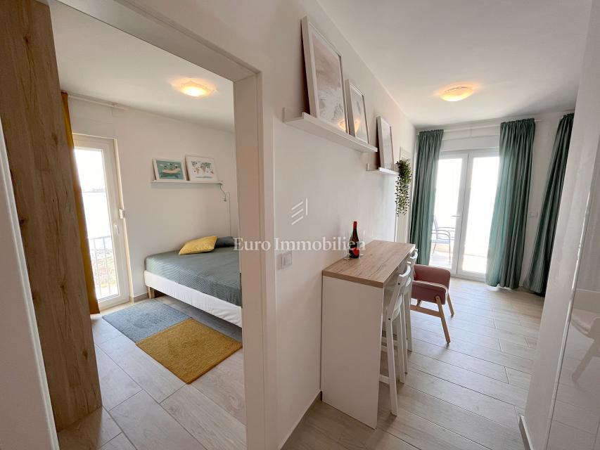 Pag, Povljana, Appartamento in prima fila sul mare