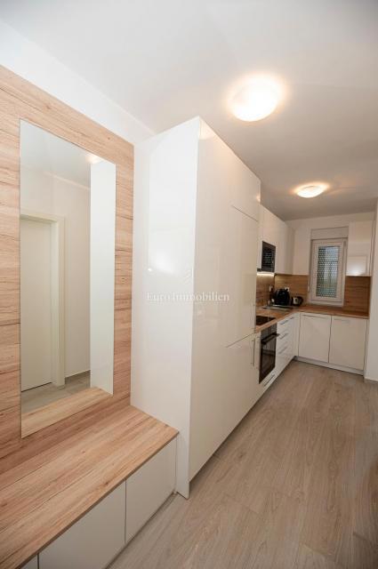 Pag, Povljana, Appartamento in prima fila sul mare