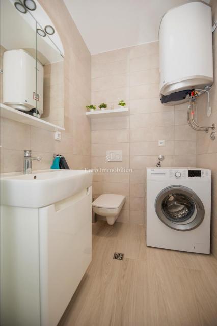 Pag, Povljana, Appartamento in prima fila sul mare