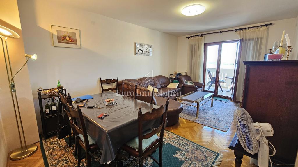 Crikvenica, Appartamento arredato con vista panoramica sul mare