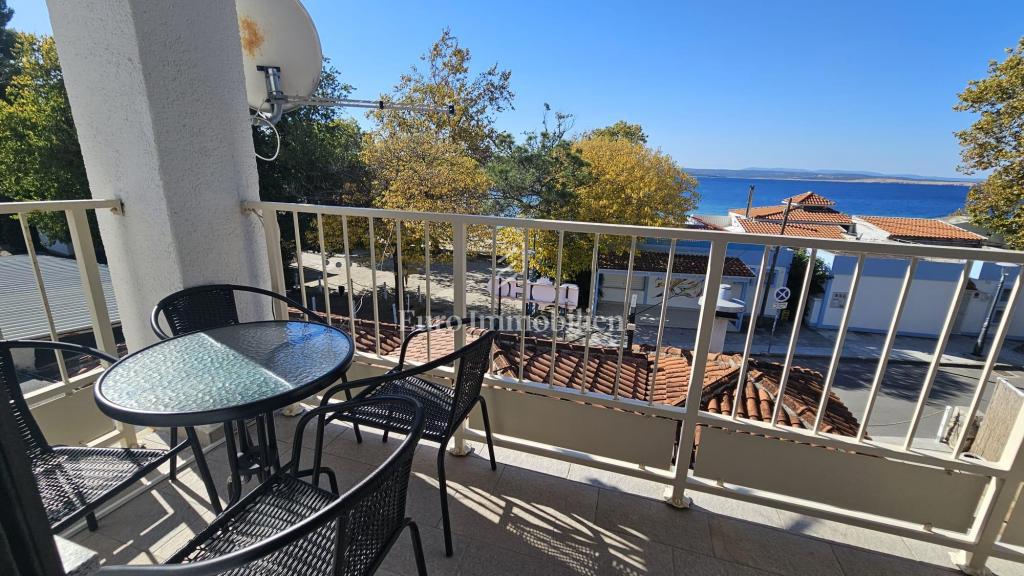 Crikvenica, Casa fronte mare con spazio commerciale