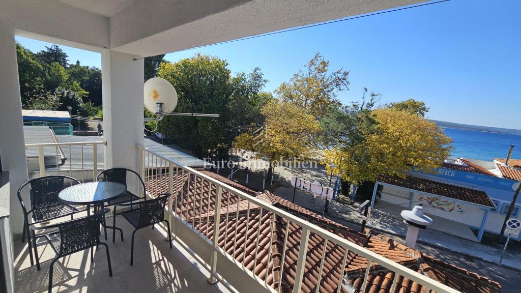 Crikvenica, Casa fronte mare con spazio commerciale