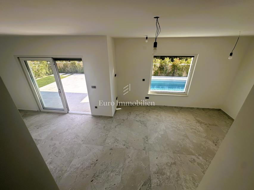 Malinska - casa nuova di qualità con piscina