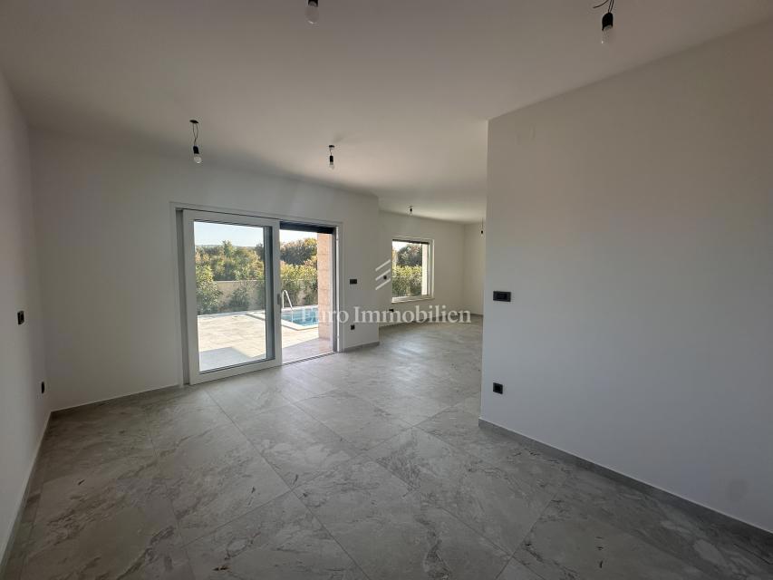 Malinska - casa nuova di qualità con piscina