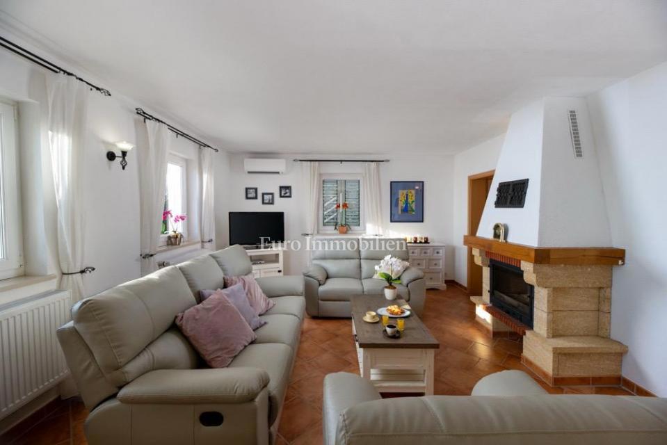 Labin, Casa con Piscina e Vista Mare