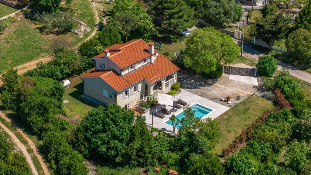 Labin, Casa con Piscina e Vista Mare