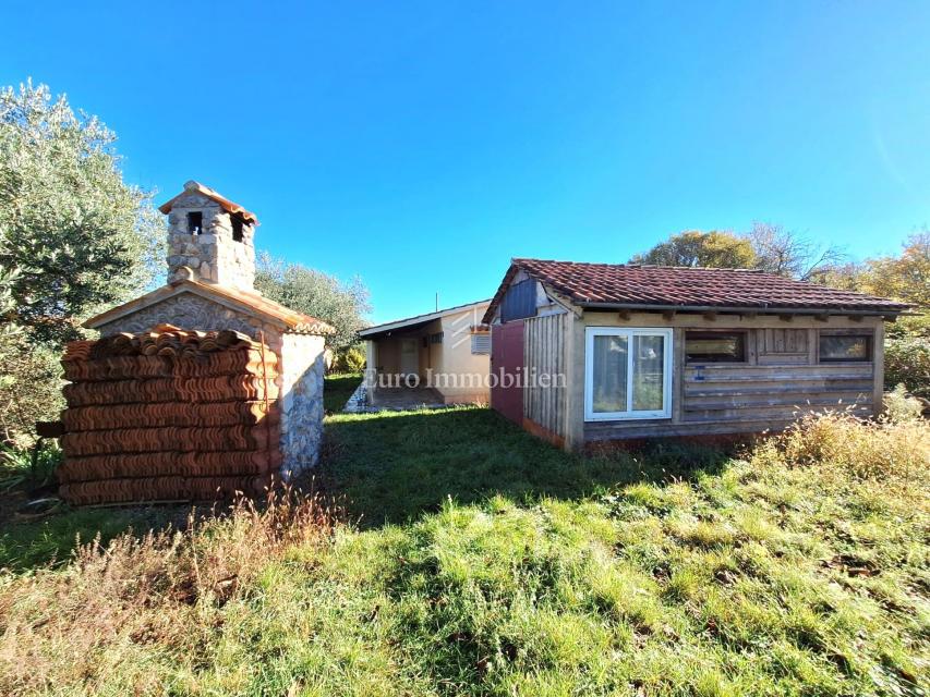 Casa a un piano da ristrutturare nei dintorni di Malinska