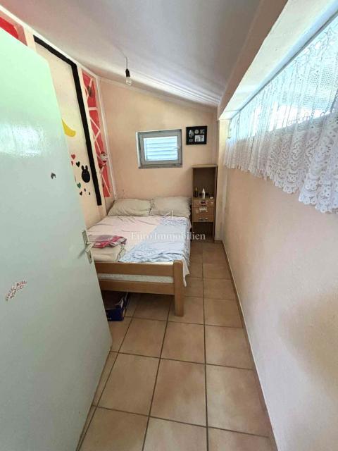 Casa a un piano da ristrutturare nei dintorni di Malinska