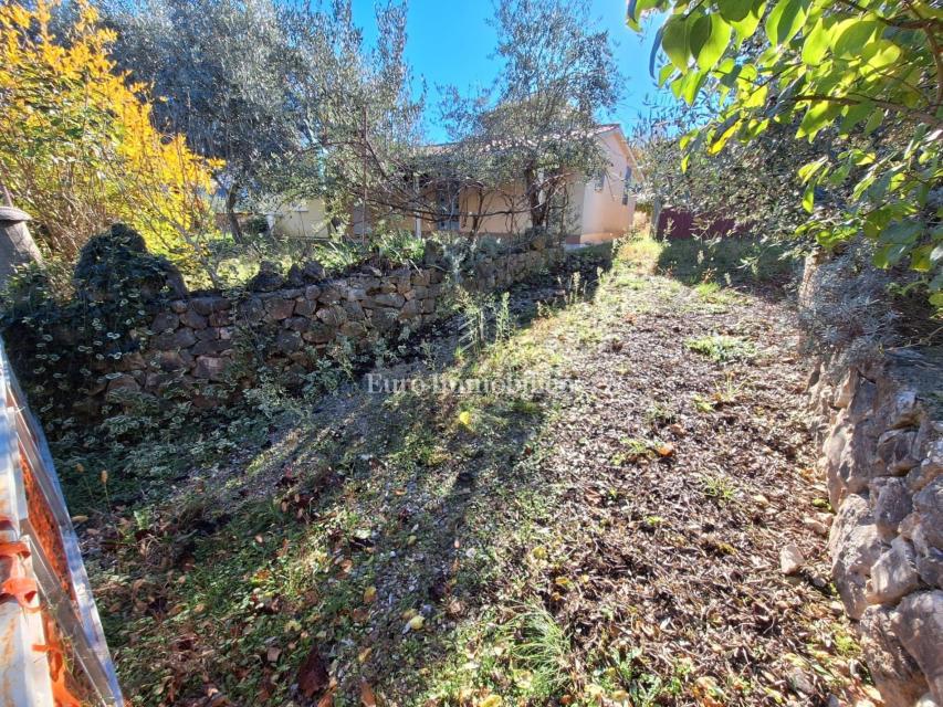 Casa a un piano da ristrutturare nei dintorni di Malinska