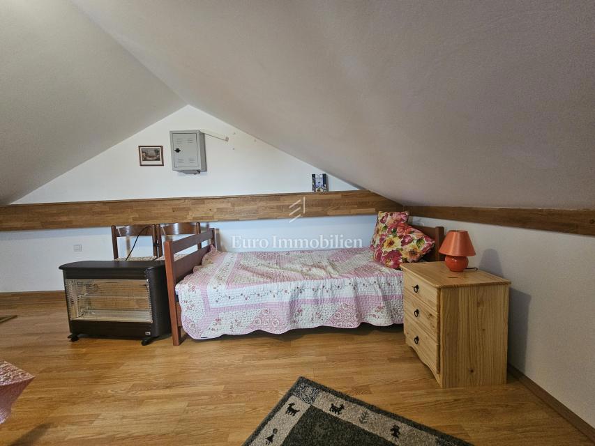 Casa in pietra nel centro di Omišalj