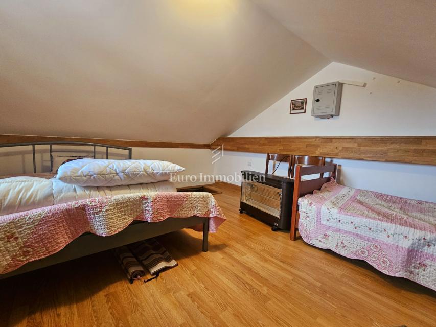 Casa in pietra nel centro di Omišalj