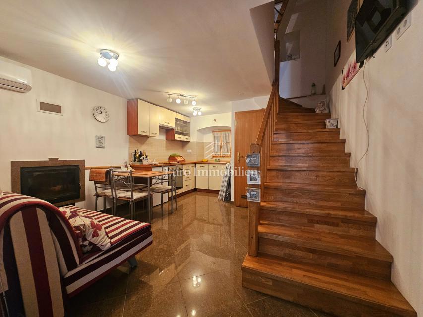 Casa in pietra nel centro di Omišalj