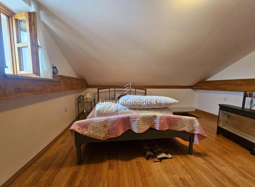 Casa in pietra nel centro di Omišalj