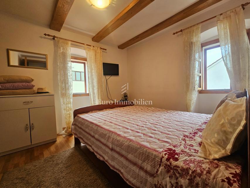 Casa in pietra nel centro di Omišalj