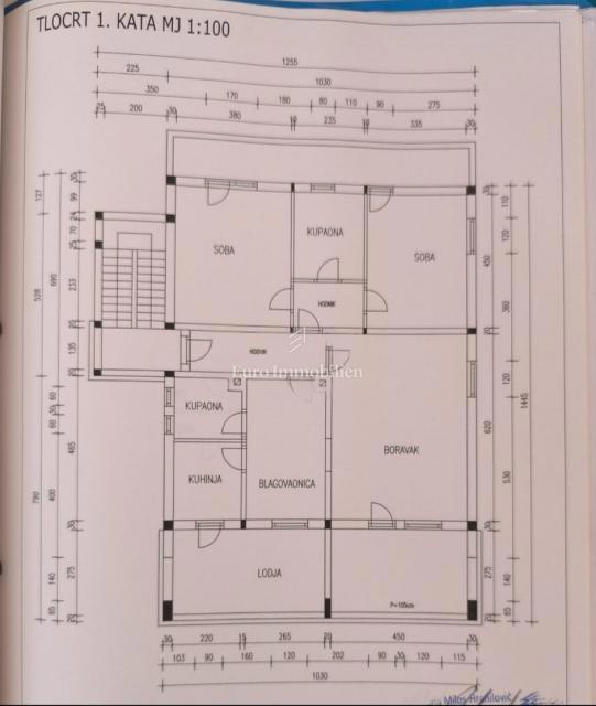 Casa con tre unità in zona ricercata, Malinska