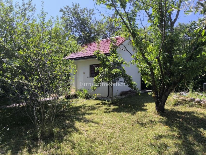 Casa con tre unità in zona ricercata, Malinska