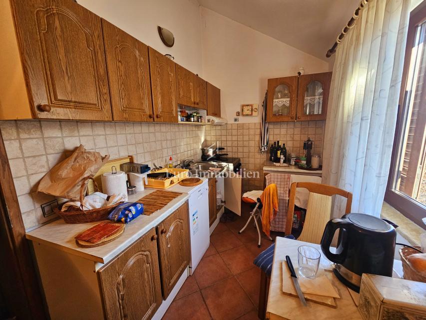 Appartamento spazioso con 4 camere da letto a Malinska