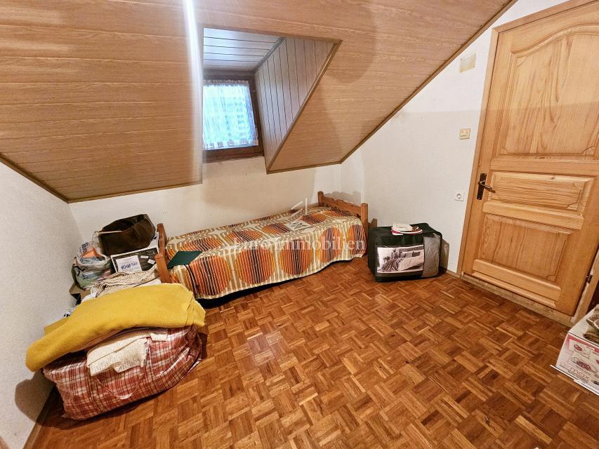 Appartamento spazioso con 4 camere da letto a Malinska