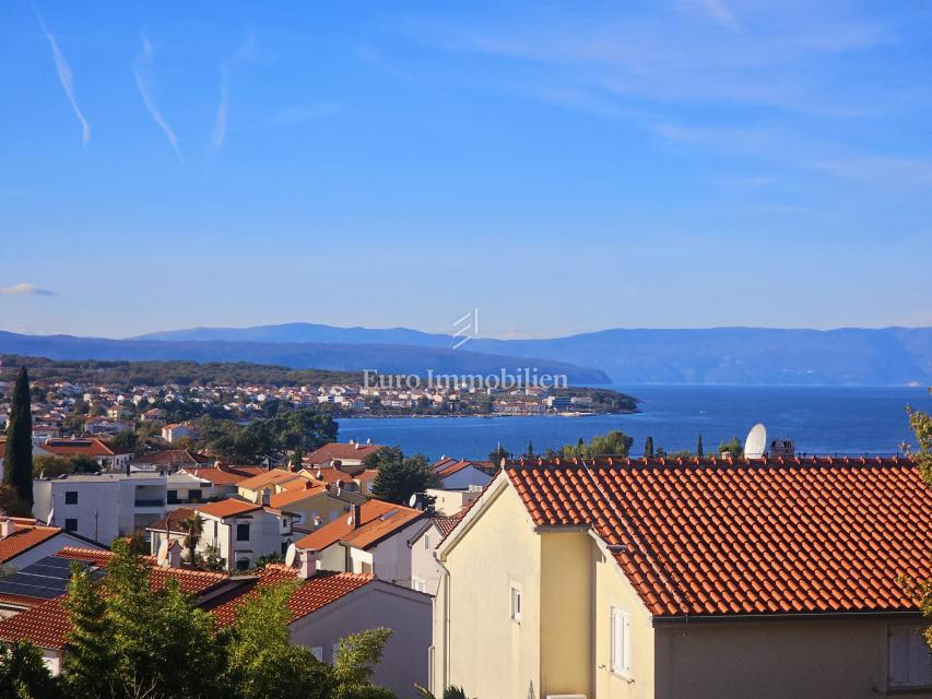 Appartamento spazioso con 4 camere da letto a Malinska