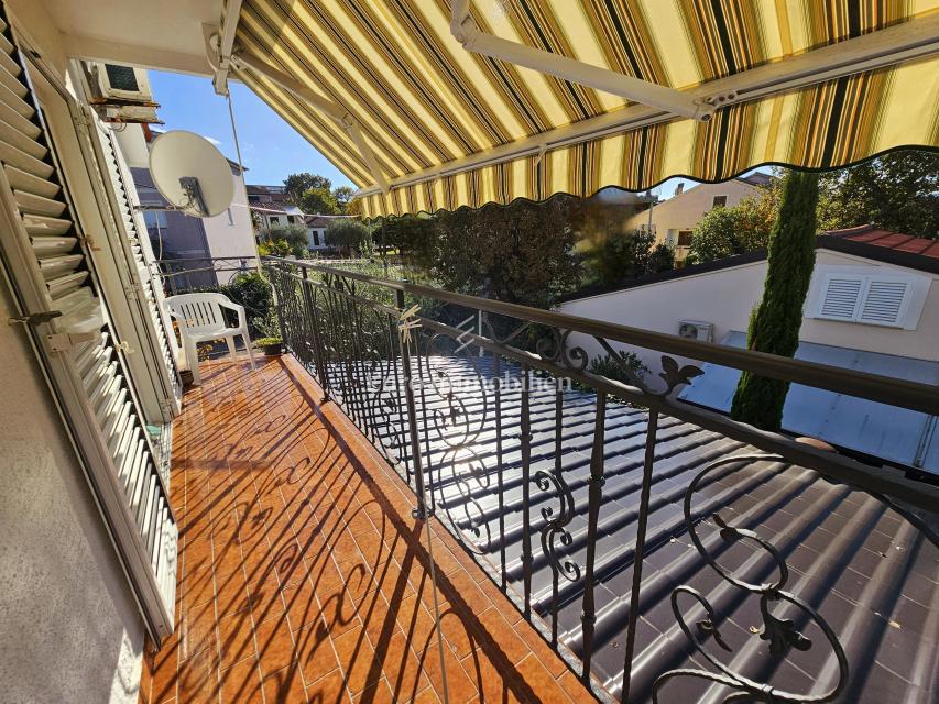 Appartamento spazioso con 4 camere da letto a Malinska